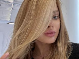 TheHottestBlonde - Live Sex Cam - 20538946