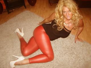 Deluxechantal-hot - Live sex cam - 20546874
