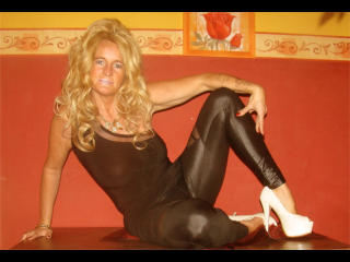 Deluxechantal-hot - Live sex cam - 20546910