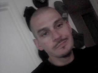 MrAprils - Live sex cam - 20560982