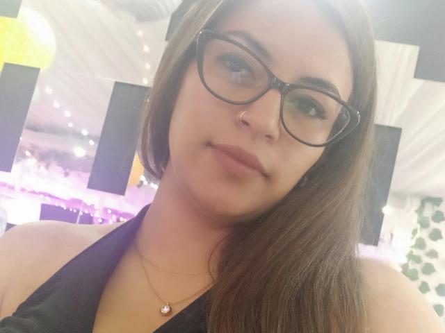 TompsonKarina - Live porn &amp; sex cam - 20570966