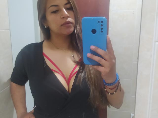 TompsonKarina - Live sex cam - 20570970