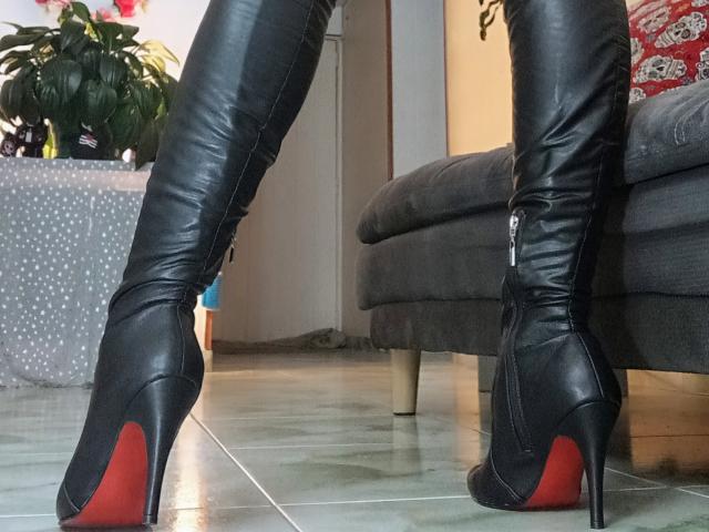 CharlizeLegs - Live sex cam - 20615094