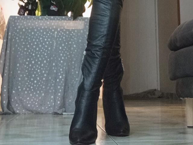 CharlizeLegs - Live Sex Cam - 20615098