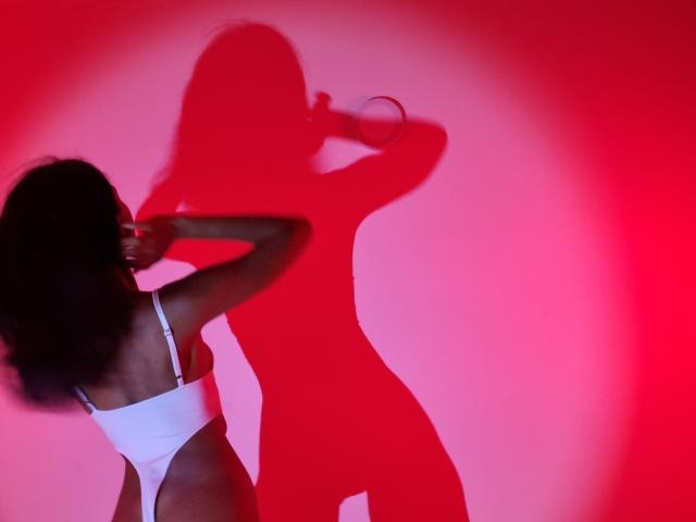 ElennaMoure - Live Sex Cam - 20629986