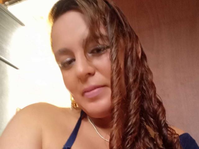 AmandaHotL - Live Sex Cam - 20637674