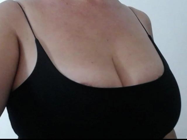 VictoriaKim - Live porn &amp; sex cam - 20642442