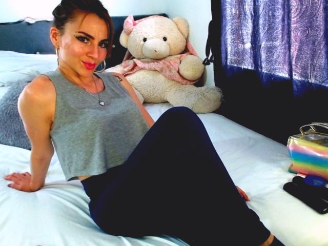 EmelySofia - Live sex cam - 20643334