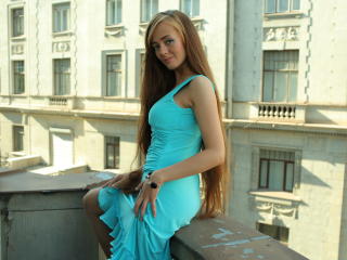 Meganie - Video chat porn with a chestnut hair College hotties 