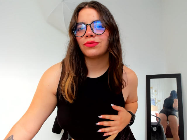 MeliiEvans - Live sex cam - 20657214