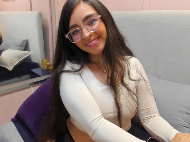 EvaMcAllister - Live Sex Cam - 20665730
