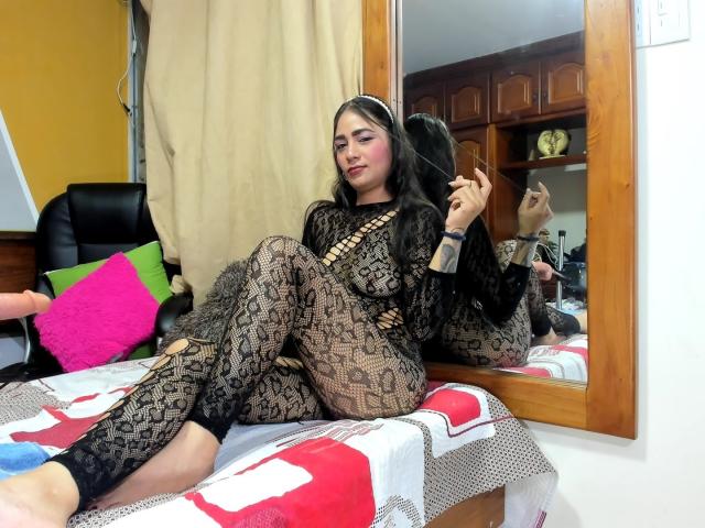 AfroditaHan - Live Sex Cam - 20675994