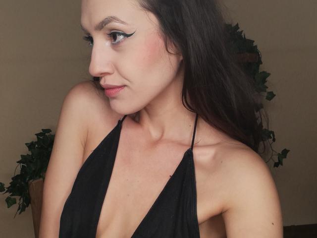 VievienneClemente - Élő pornó és szexkamera - 20689634