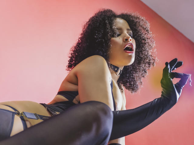 MissLadyFoxy - Live sex cam - 20691734