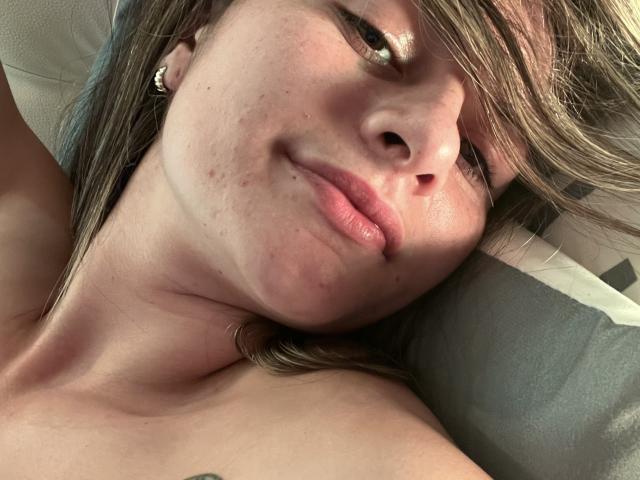 AtheneaRossi - Live sex cam - 20693918