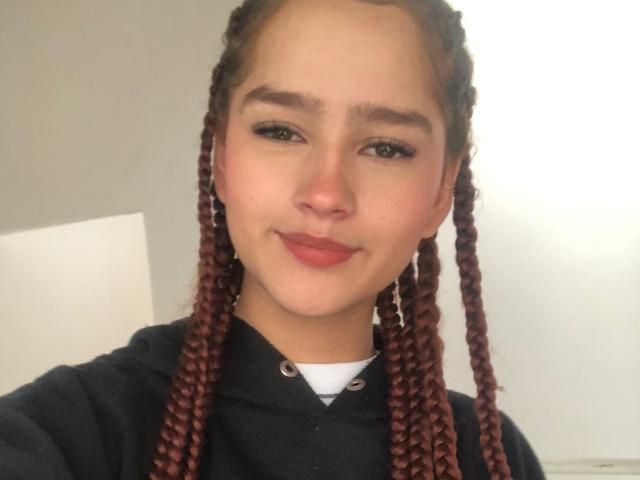 MelodyMansson - Live porn &amp; sex cam - 20694526