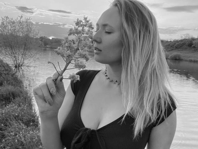 SallyVerda - Live sexe cam - 20701146