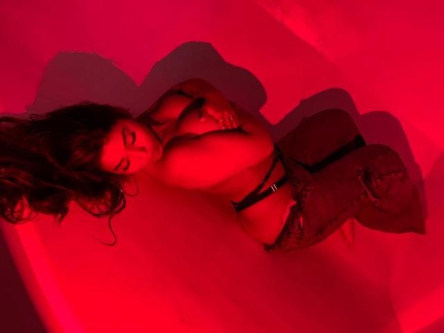 AlinaWetss - Live porn &amp; sex cam - 20711666
