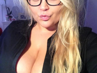 StudentinCelina-hot - Live sex cam - 20712214