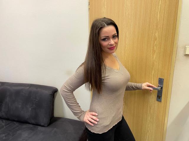 ChloeLovee-hot - Live sex cam - 20716298