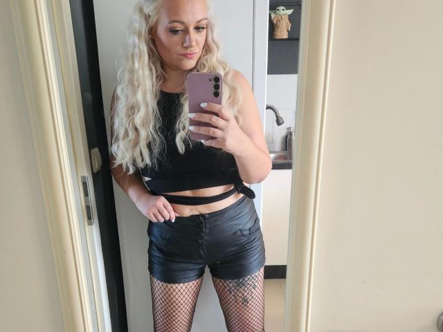 Kiwi-ink-hot - Live sex cam - 20720334