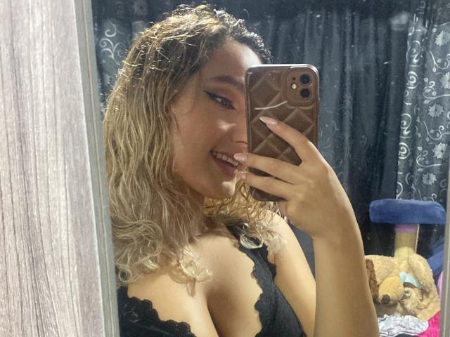 FloraSaenz - Live sex cam - 20725478