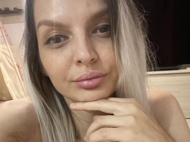 DouceAmelia - Sexe cam en vivo - 20746254