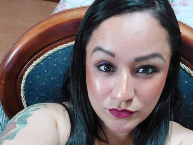 LucianaDiazz - Live Sex Cam - 20748138