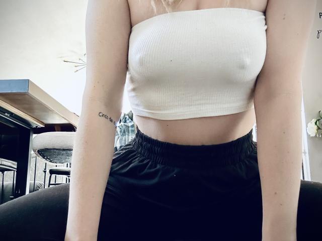 HottieAshleeyy - Live porn &amp; sex cam - 20768330