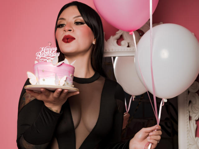 KatalinaJohnson - Sexe cam en vivo - 20772662