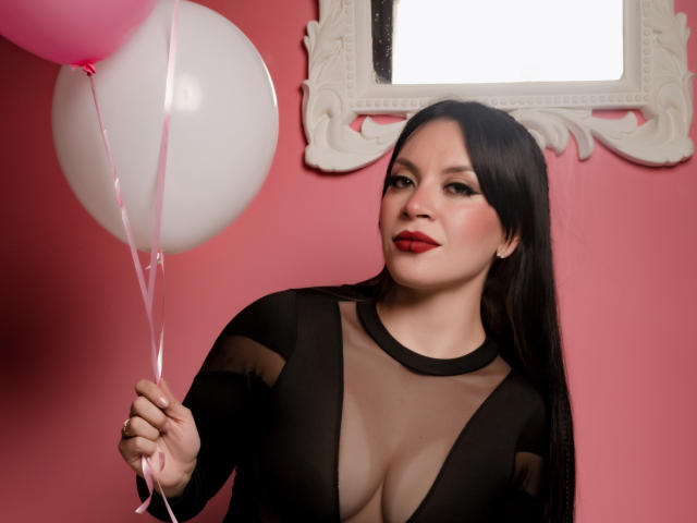 KatalinaJohnson - Live Sex Cam - 20772674