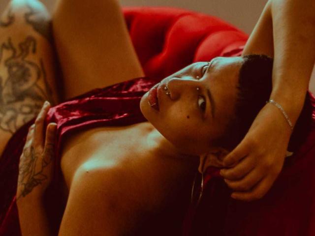 KaraDavis - Live porn &amp; sex cam - 20774606