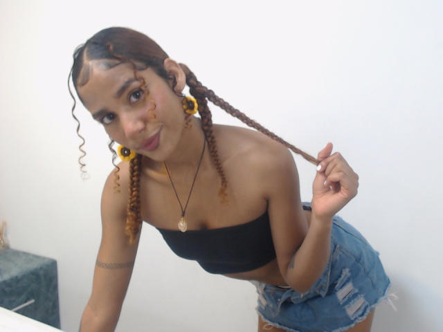 CinthiaWalker - Live Sex Cam - 20778786