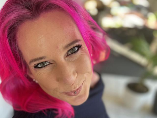 Candy-bitch-hot - Live porn &amp; sex cam - 20787638