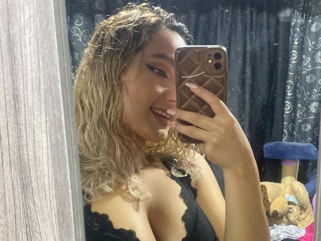 FloraSaenz - Live sex cam - 20792302