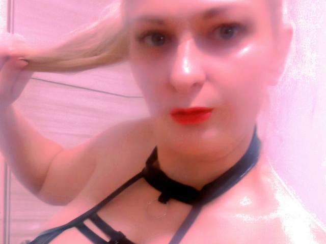 MonicaMiss - Live porn &amp; sex cam - 20798318