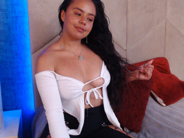 ArielleWilde - Live Sex Cam - 20831358