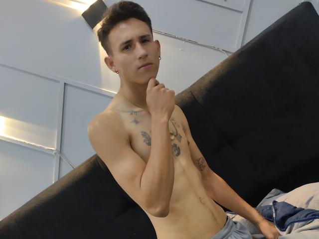 LazaroSeven - Live Sex Cam - 20838226