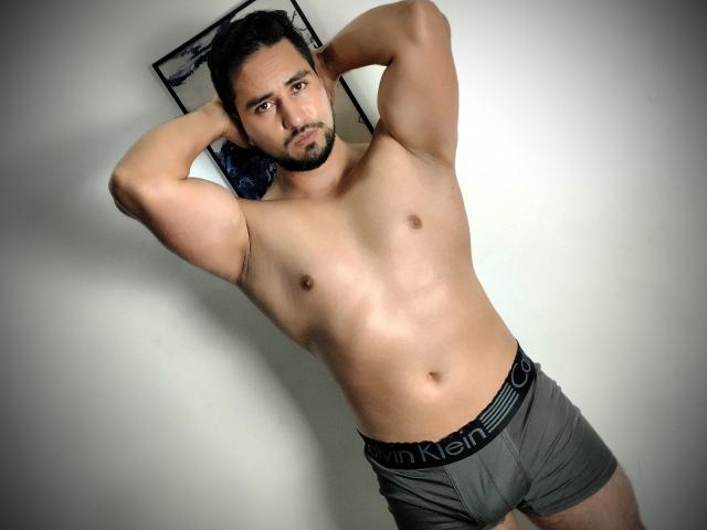 TheColin - Live sex cam - 20838614