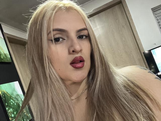 FiorellaStrong - Live sex cam - 20838682