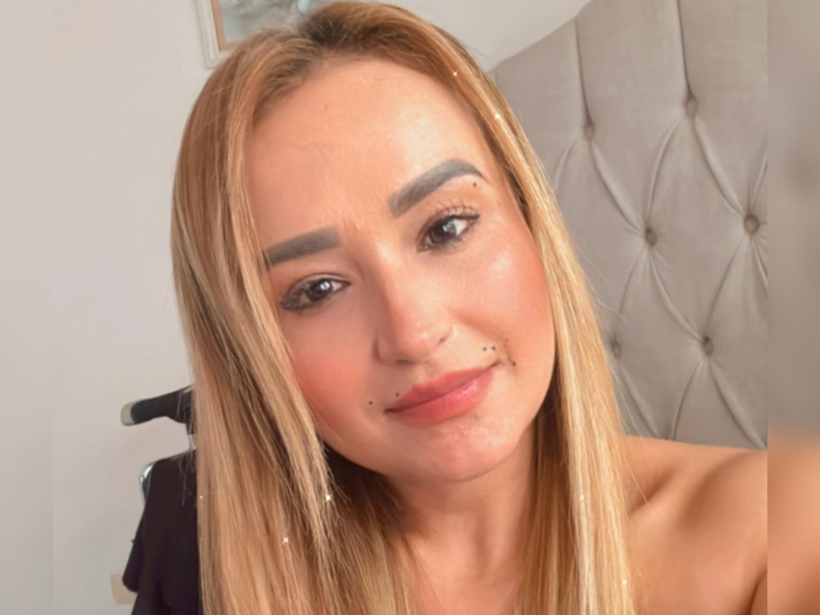 JadaBlaze - Live sex cam - 20853574