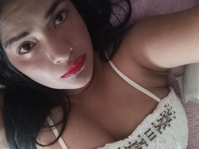 ArianithaXox - Live sex cam - 20858454