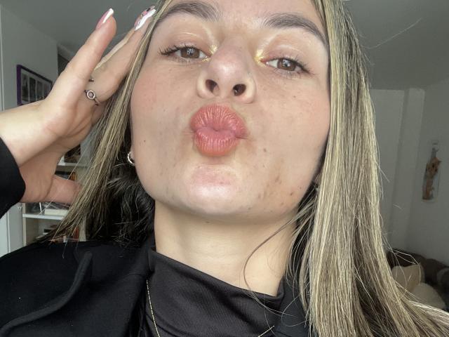 AtheneaRossi - Live porn &amp; sex cam - 20860442