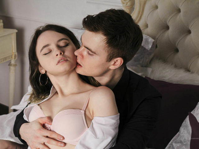 EllaAndDani - Sexe cam en vivo - 20862326