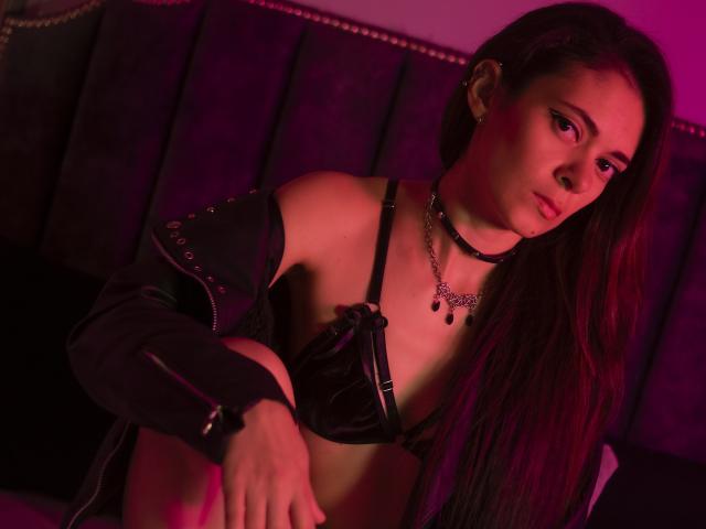ZaraAustin - Live sex cam - 20870374