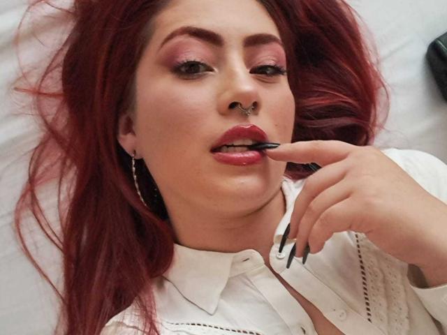 IsabellaRobertz - Live Sex Cam - 20875290