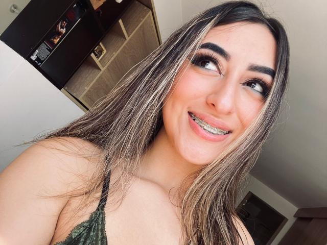 SabrinaaMontana - Live sex cam - 20880174