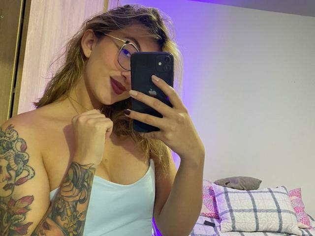 SabrinaaMontana - Live sex cam - 20880738