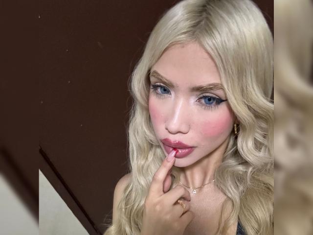 ChristieGarci - Live sex cam - 20884090