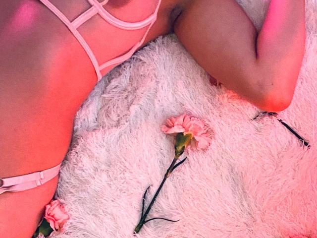 MeganRodrigo - Live sex cam - 20894602